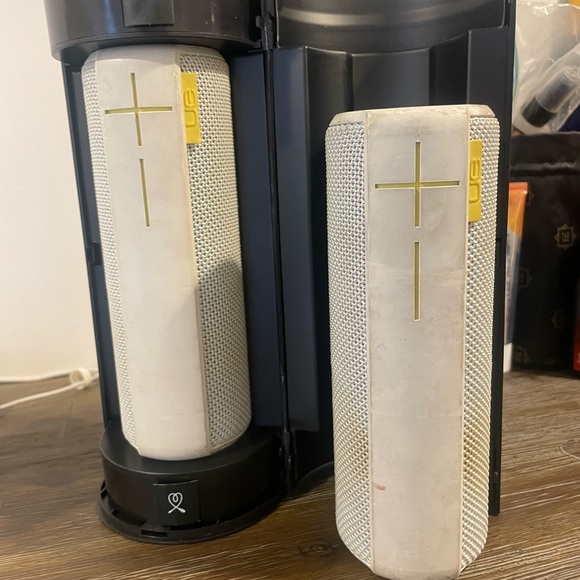 UE Boom speaker - Picture 2 of 6